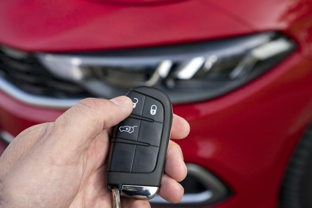 El llavero de Nissan dejó de funcionar tras cambiar la batería. 3 Cómo programar un llavero Dodge sin uno que funcione